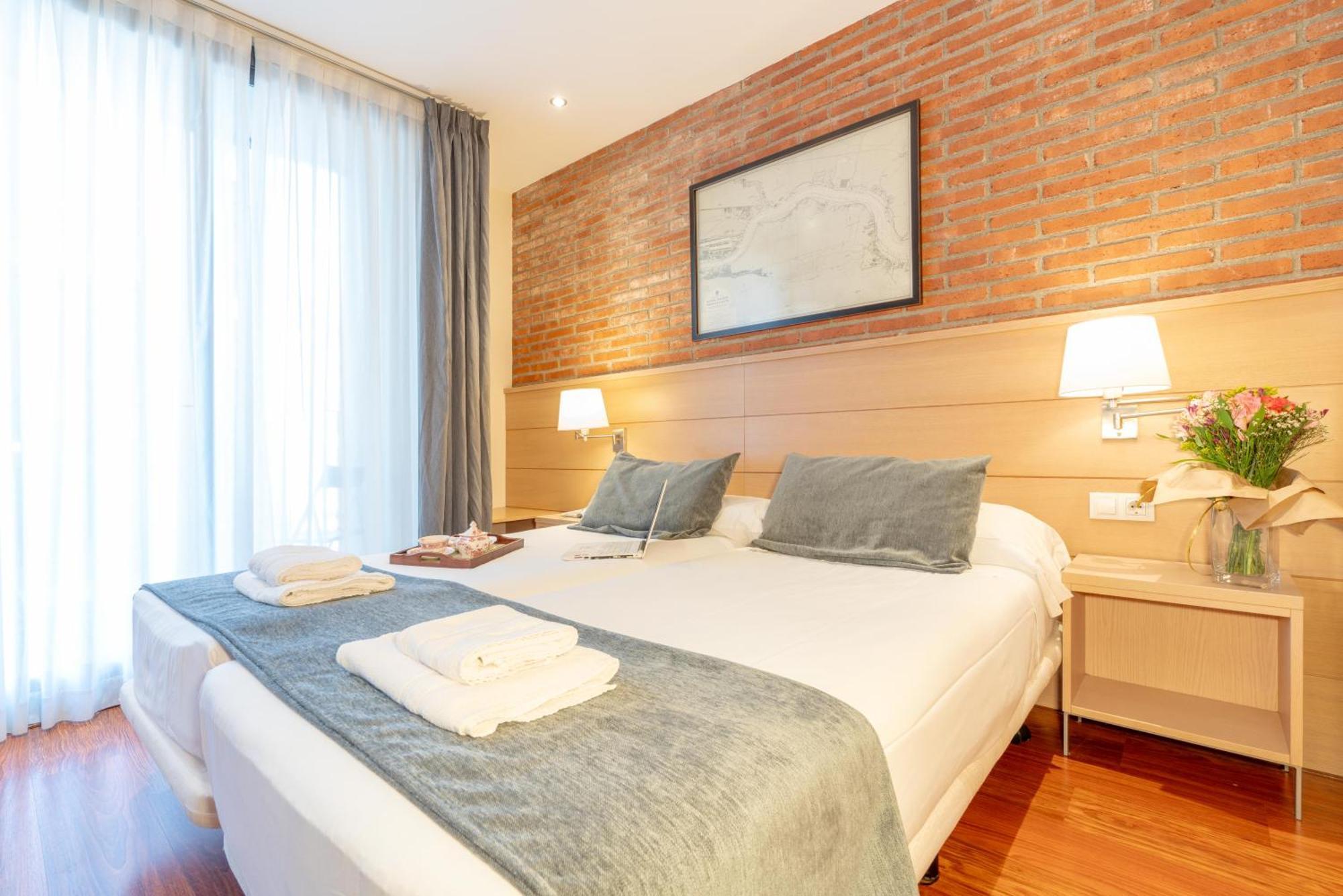Serennia Cest Apartamentos Arc de Triomf Barcelona Exterior foto