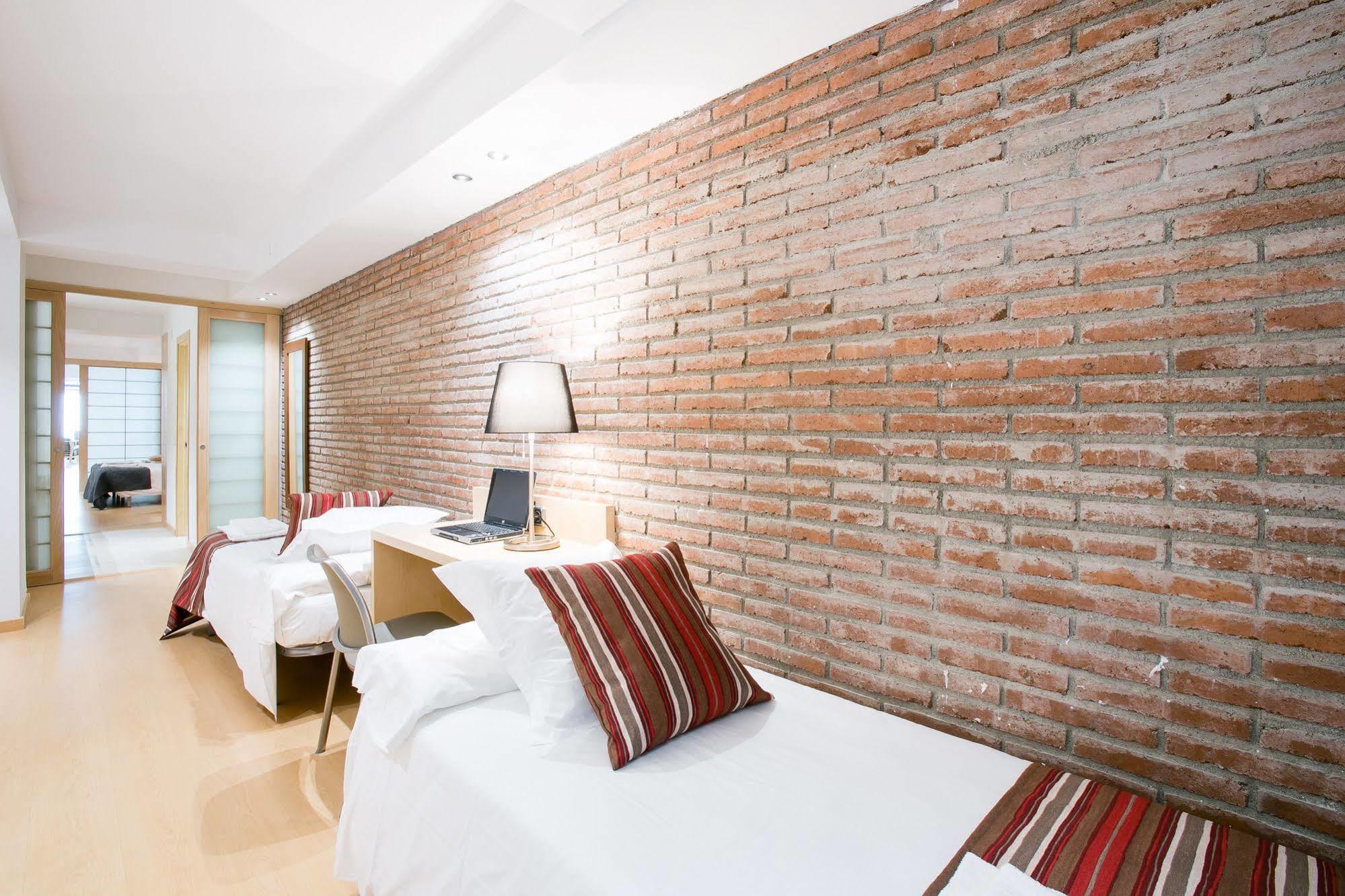 Serennia Cest Apartamentos Arc de Triomf Barcelona Exterior foto