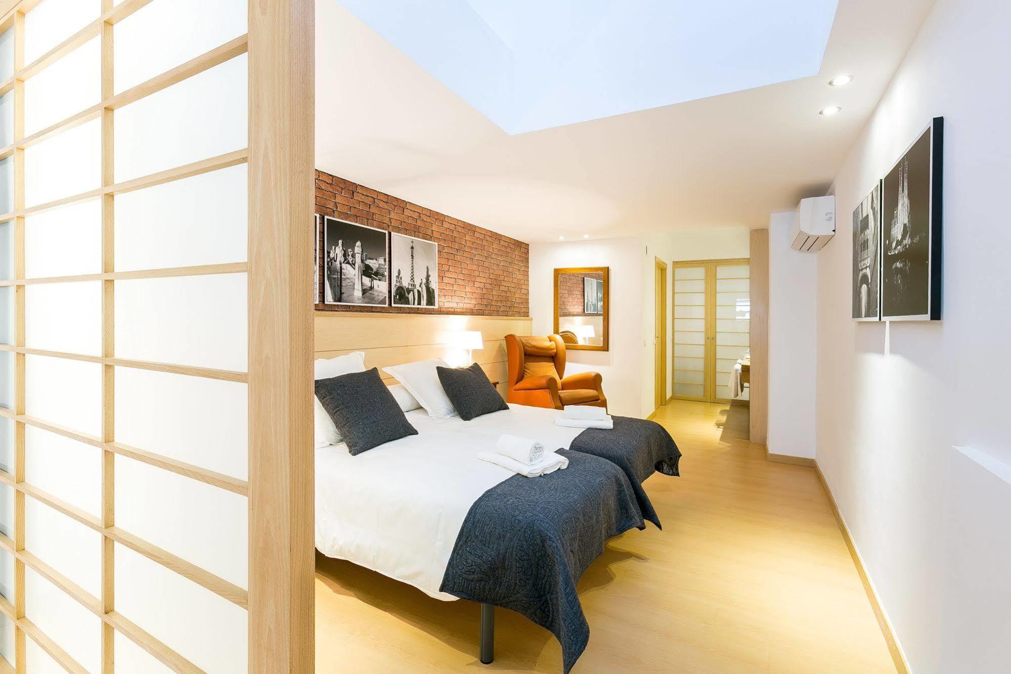 Serennia Cest Apartamentos Arc de Triomf Barcelona Exterior foto