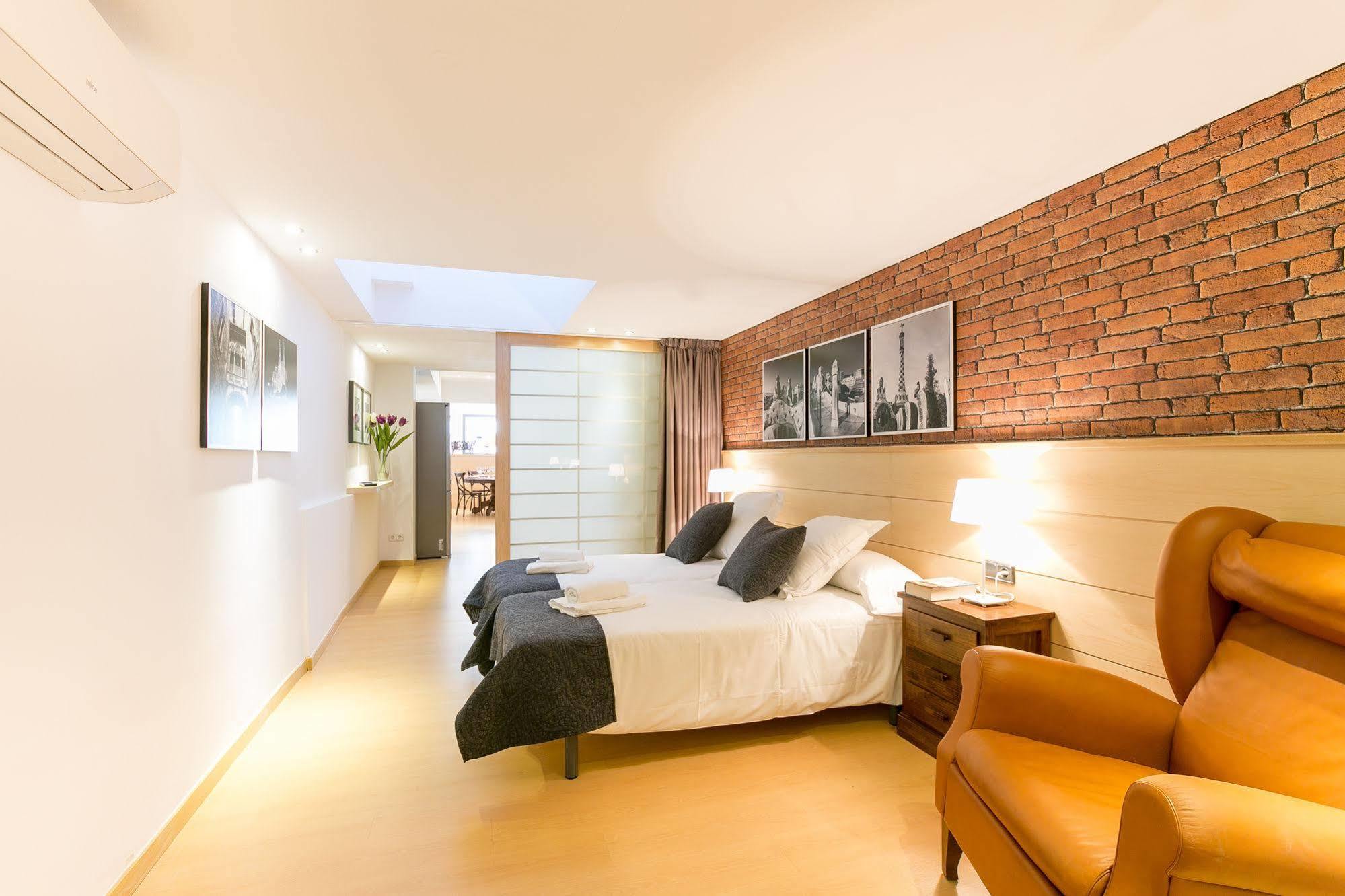 Serennia Cest Apartamentos Arc de Triomf Barcelona Exterior foto