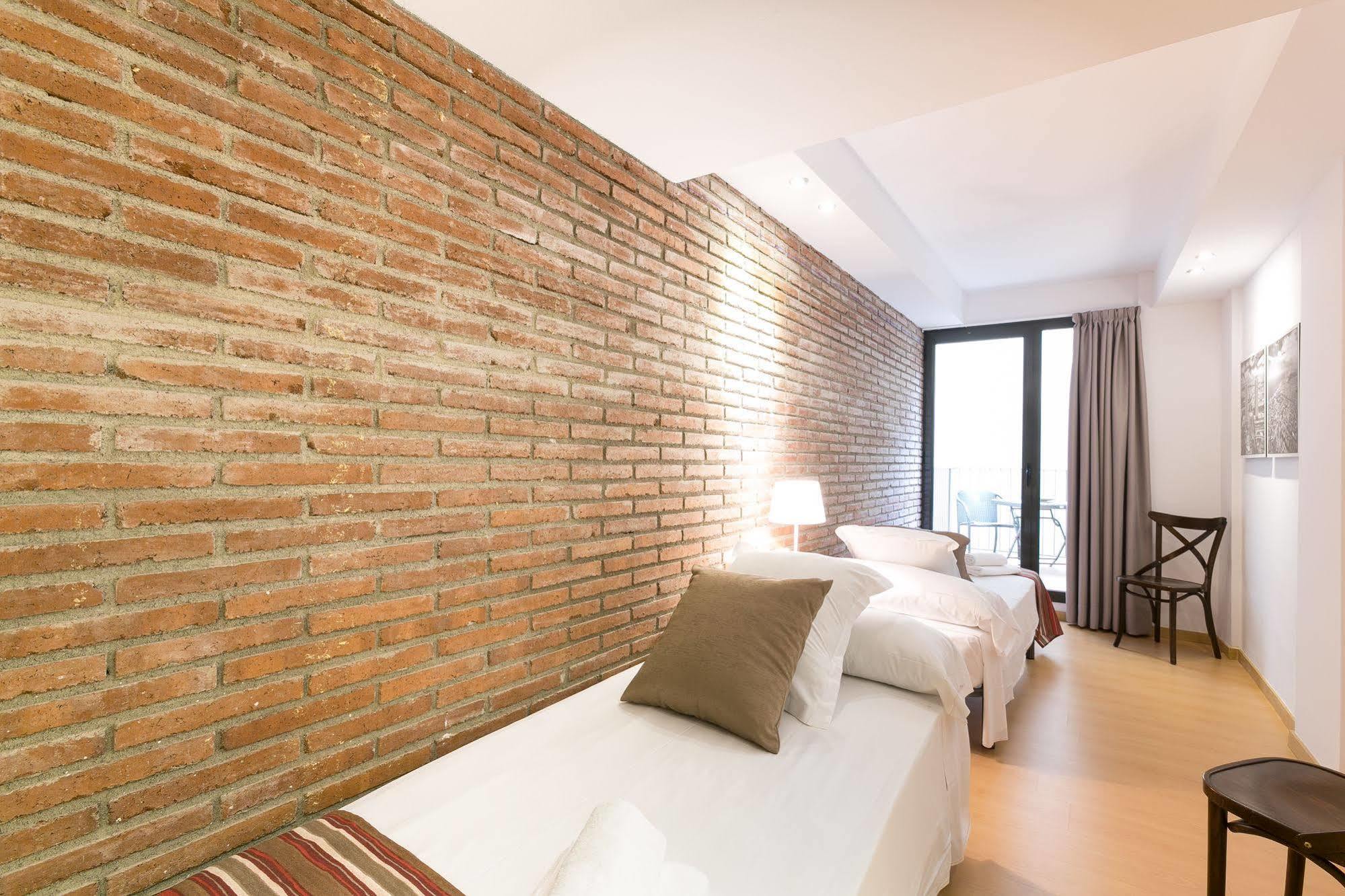 Serennia Cest Apartamentos Arc de Triomf Barcelona Exterior foto