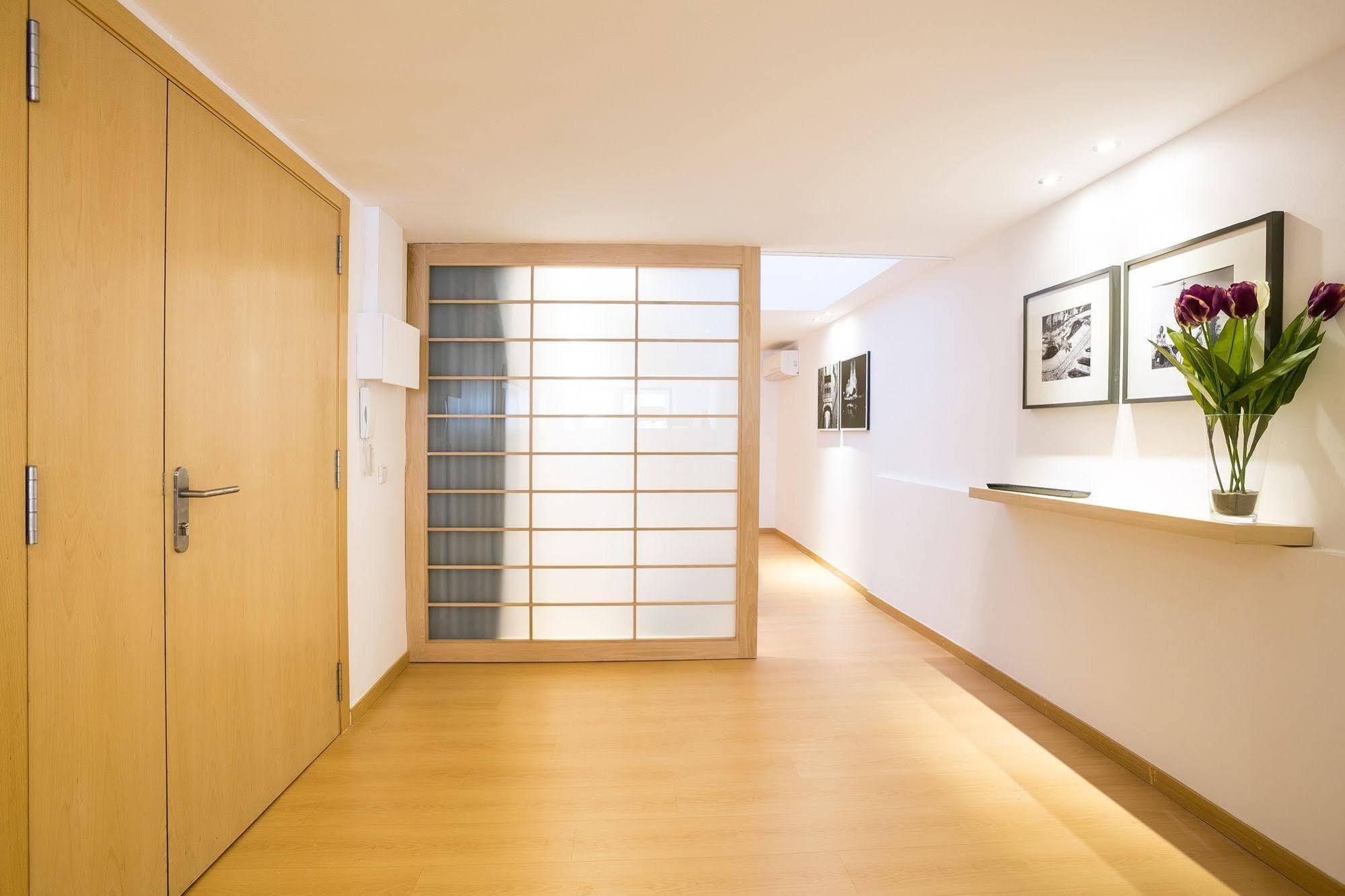 Serennia Cest Apartamentos Arc de Triomf Barcelona Exterior foto